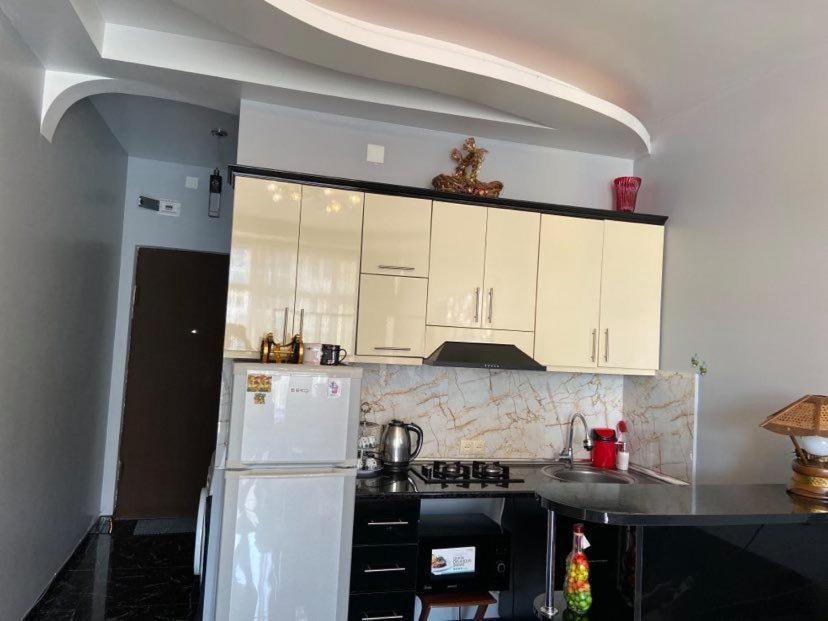 Apartment Vaja Fshavela N16 巴统 外观 照片