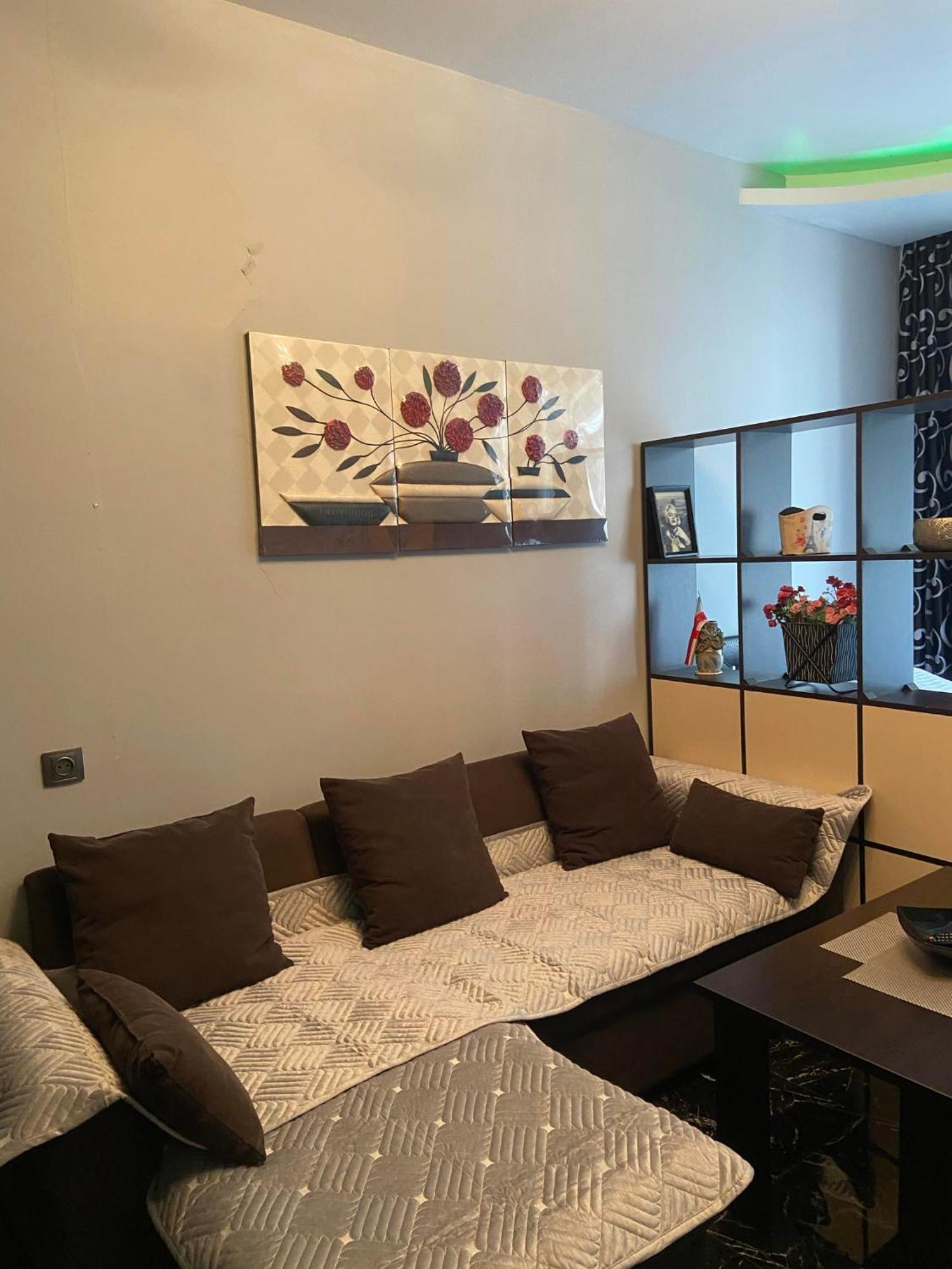Apartment Vaja Fshavela N16 巴统 外观 照片