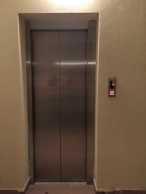 Apartment Vaja Fshavela N16 巴统 客房 照片
