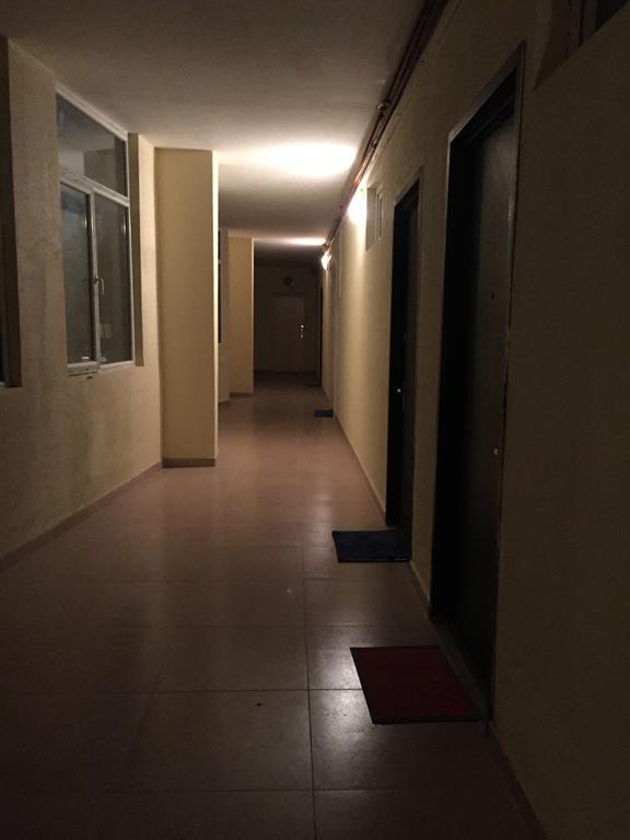 Apartment Vaja Fshavela N16 巴统 外观 照片